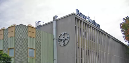 Außenansicht des Bayer-Kaufhauses in Leverkrusen (existiert nicht mehr):.
