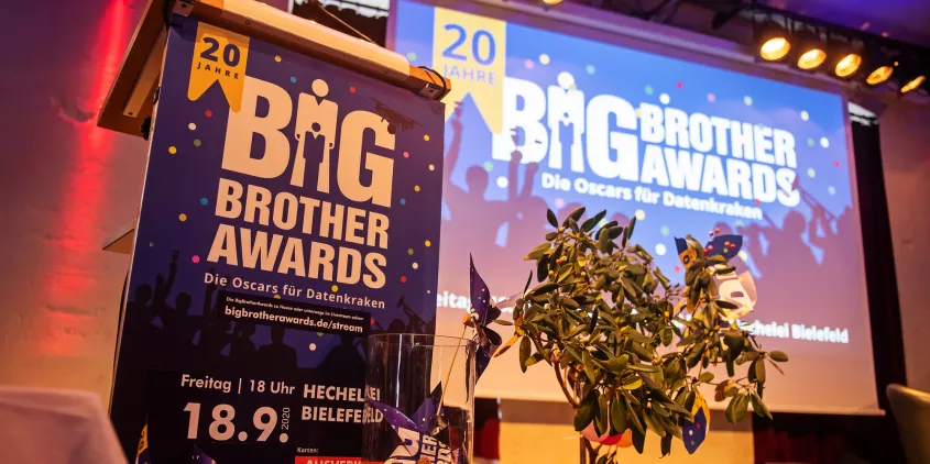 Dekoration der BigBrotherAwards-Bühne 2020.