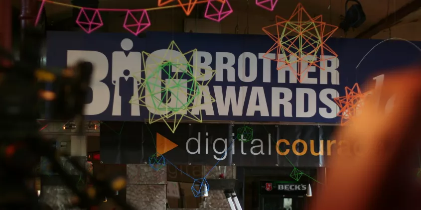 Dekorierte Hechelei der BigBrotherAwards 2015.