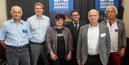 Die BigBrotherAwards-Jury (v.l.n.r.: Thilo Weichert, Frank, Rosengart, Rena Tangens, padeluun, Peter Wedde und Rolf Gössner).