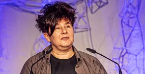 Rena Tangens am Redner.innenpult.