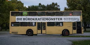 Bus der Bürokratiemonster.
