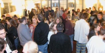 Das Publikum der BBAs 2002 im Foyer.