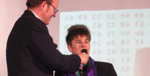 Moderator Andreas Liebold interviewt Rena Tangens.
