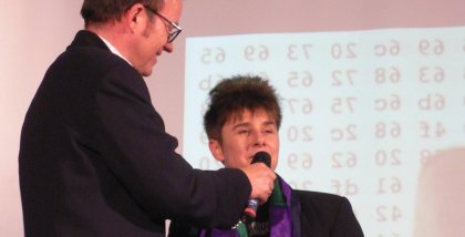 Moderator Andreas Liebold interviewt Rena Tangens.