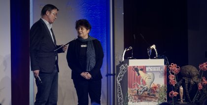 Moderator Andreas Liebold interviewt Rena Tangens.