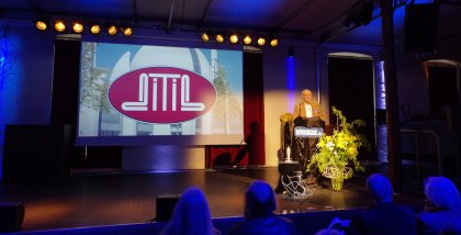 Thilo Weichert am Redner.innepult der BigBrotherAwards 2020.