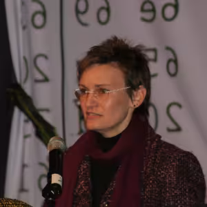 Portraitaufnahme von Karin Schuler.