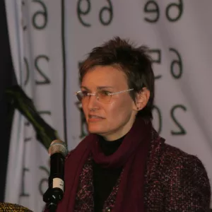 Portraitaufnahme von Karin Schuler.