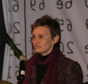 Portraitaufnahme von Karin Schuler.